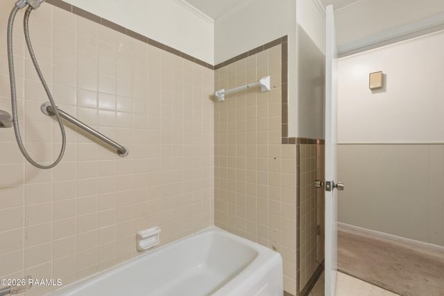 200 Dahalia Street, Lafayette, LA 70507