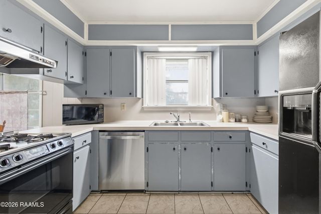 200 Dahalia Street, Lafayette, LA 70507