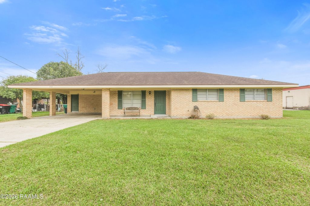 200 Dahalia Street, Lafayette, LA 70507