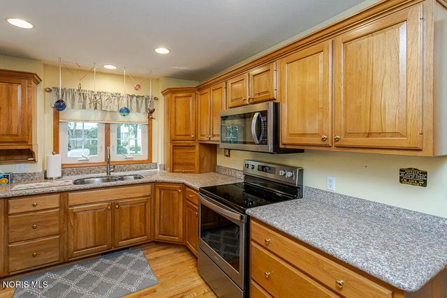 8053 Bridgehampton Drive, Waterville, OH 43566