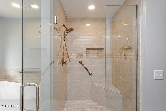 8053 Bridgehampton Drive, Waterville, OH 43566