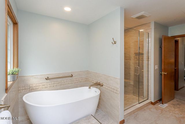 8053 Bridgehampton Drive, Waterville, OH 43566