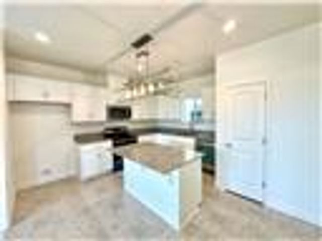 204 Montage Dr, Merced, CA 95348