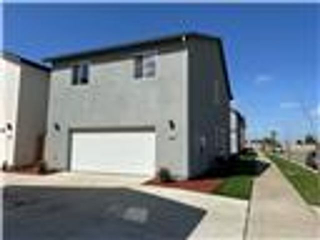 204 Montage Dr, Merced, CA 95348