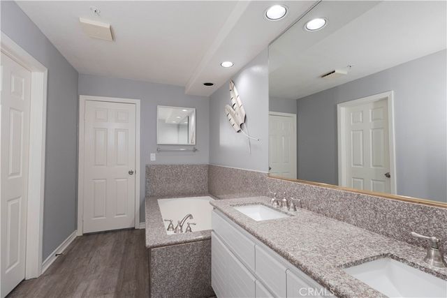 2233 Martin 108, Irvine, CA 92612