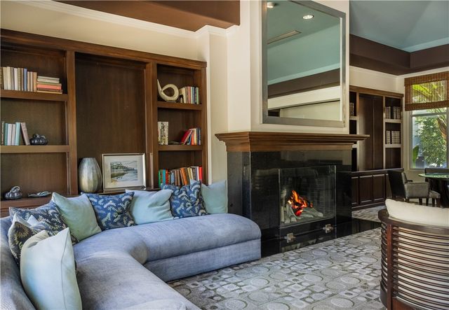 2233 Martin 108, Irvine, CA 92612