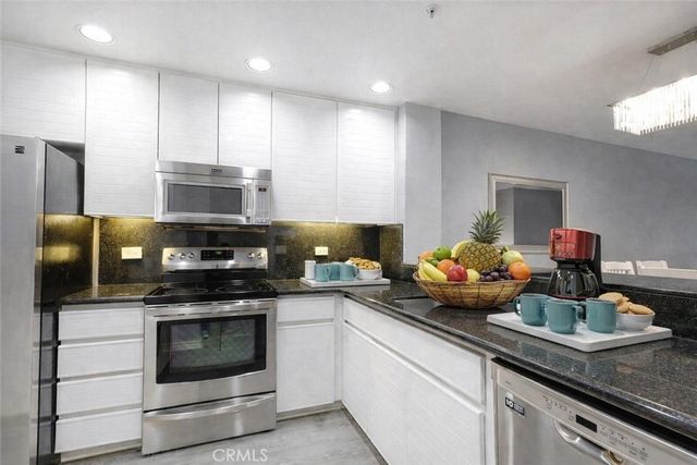 2233 Martin 108, Irvine, CA 92612