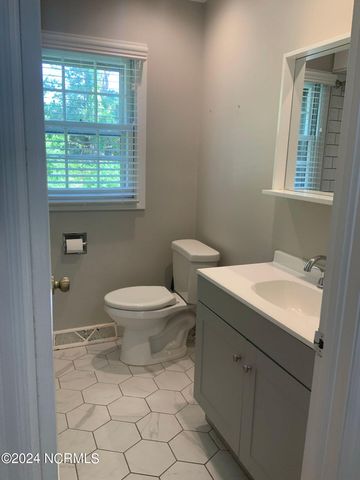 1101 N Poplar Street, Aberdeen, NC 28315