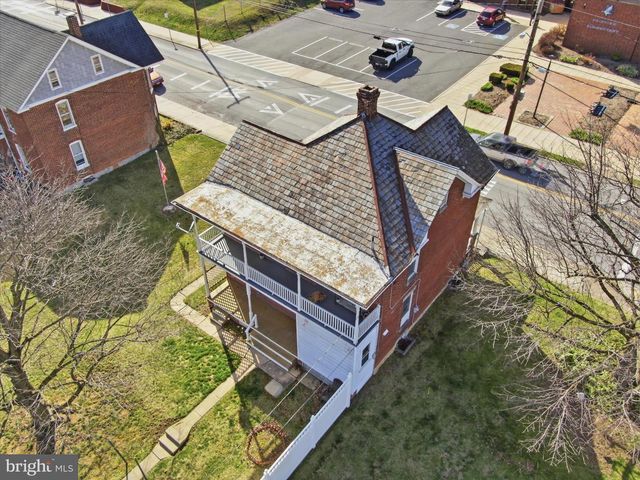 231 FAIRVIEW AVENUE W, Waynesboro, PA 17268