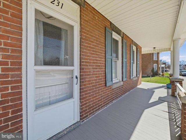 231 FAIRVIEW AVENUE W, Waynesboro, PA 17268