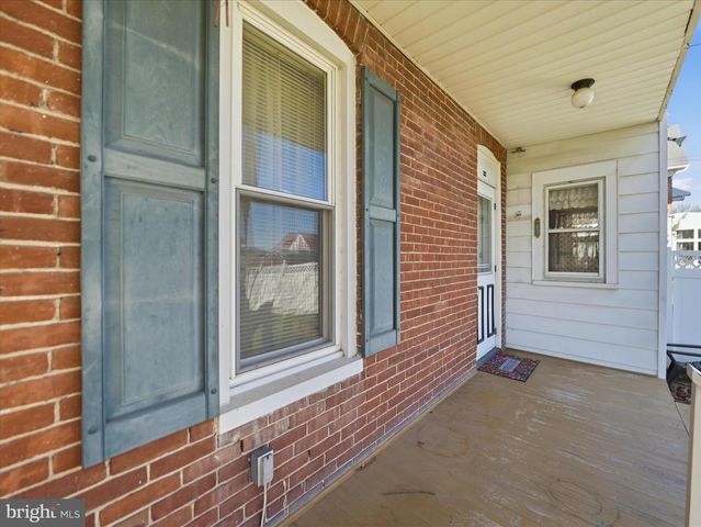 231 FAIRVIEW AVENUE W, Waynesboro, PA 17268