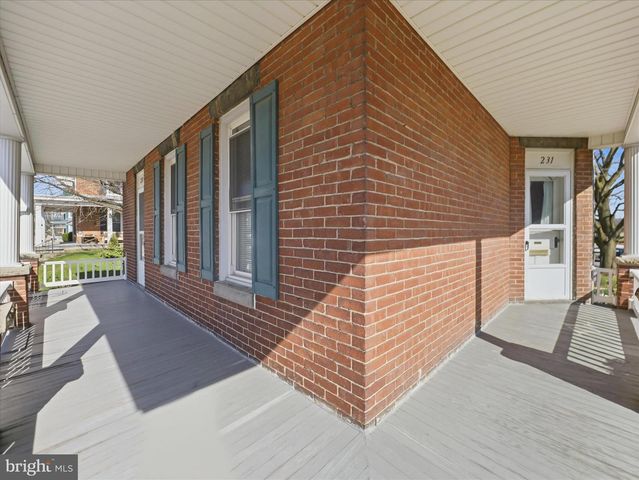 231 FAIRVIEW AVENUE W, Waynesboro, PA 17268