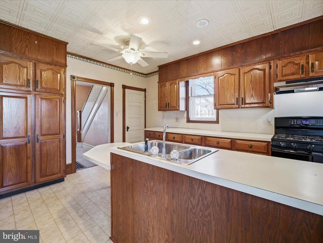 231 FAIRVIEW AVENUE W, Waynesboro, PA 17268