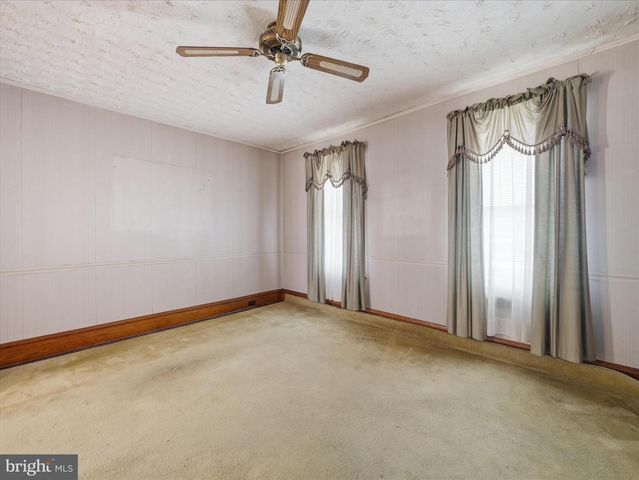 231 FAIRVIEW AVENUE W, Waynesboro, PA 17268