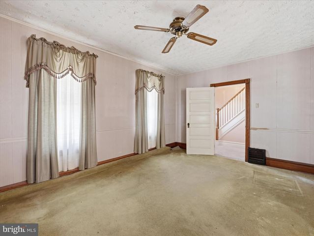 231 FAIRVIEW AVENUE W, Waynesboro, PA 17268