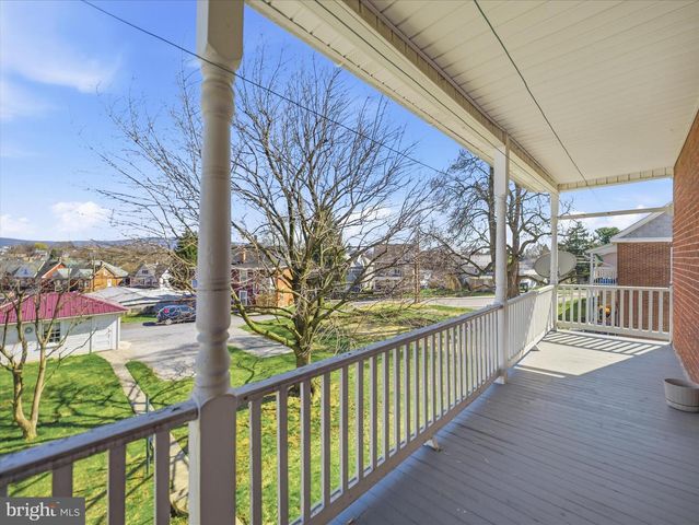 231 FAIRVIEW AVENUE W, Waynesboro, PA 17268