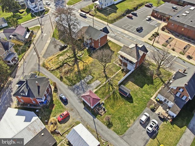 231 FAIRVIEW AVENUE W, Waynesboro, PA 17268