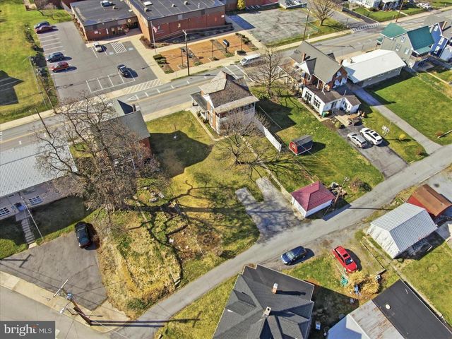 231 FAIRVIEW AVENUE W, Waynesboro, PA 17268