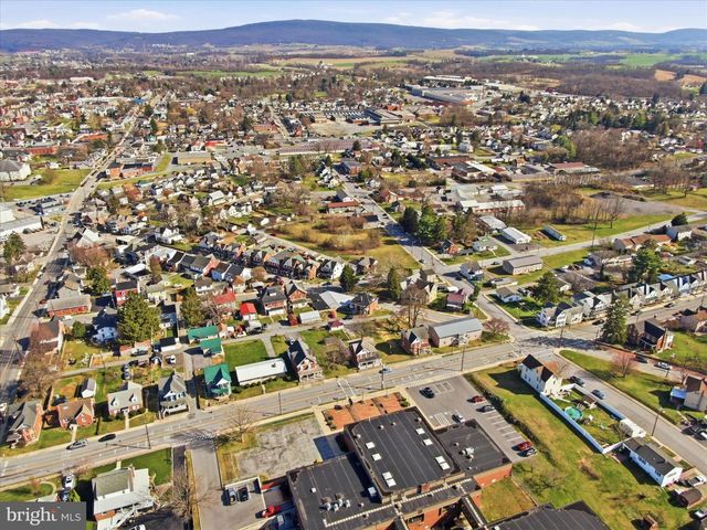 231 FAIRVIEW AVENUE W, Waynesboro, PA 17268