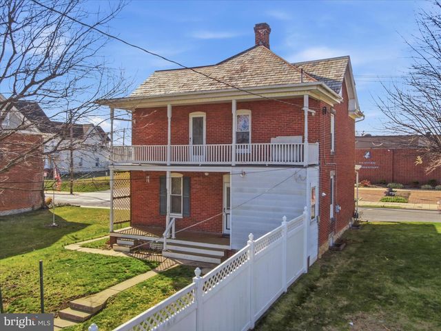 231 FAIRVIEW AVENUE W, Waynesboro, PA 17268