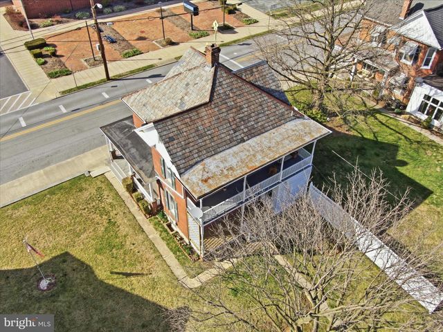 231 FAIRVIEW AVENUE W, Waynesboro, PA 17268