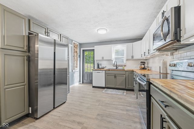 7240 W Division Road, Bargersville, IN 46106