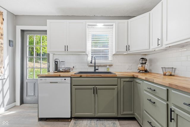 7240 W Division Road, Bargersville, IN 46106