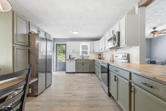 7240 W Division Road, Bargersville, IN 46106