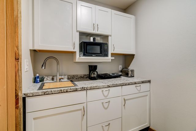 982 Indian Point Road 108, Indian Point, MO 65616