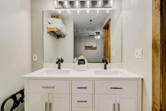 982 Indian Point Road 108, Indian Point, MO 65616