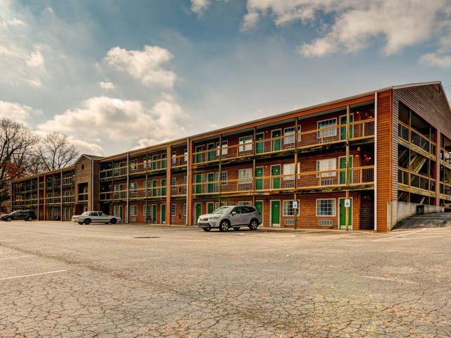 982 Indian Point Road 108, Indian Point, MO 65616