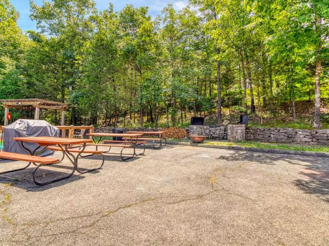 982 Indian Point Road 108, Indian Point, MO 65616