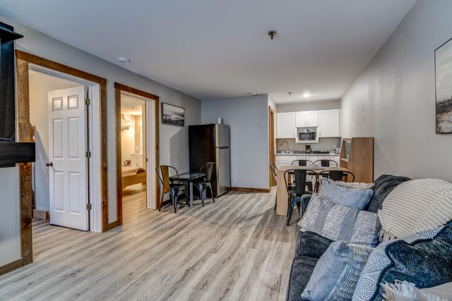 982 Indian Point Road 108, Indian Point, MO 65616