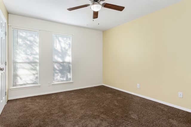5904 Sandhurst Lane 246, Dallas, TX 75206