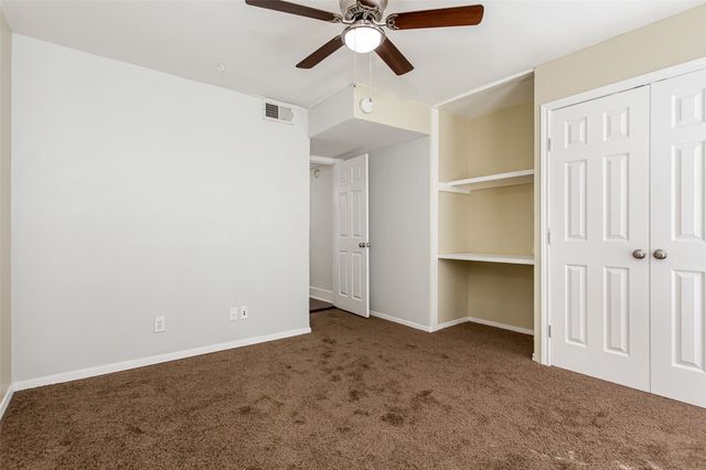 5904 Sandhurst Lane 246, Dallas, TX 75206