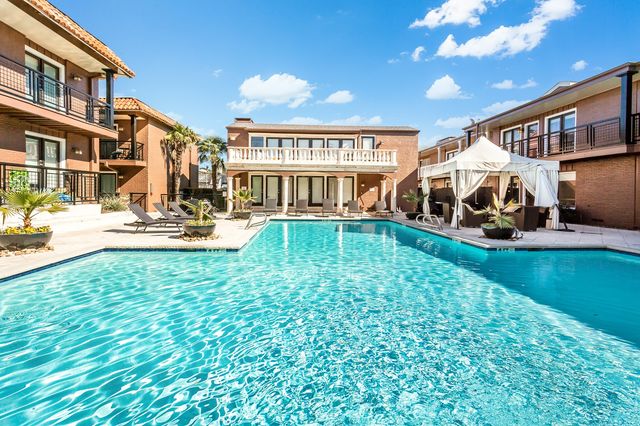 5904 Sandhurst Lane 246, Dallas, TX 75206