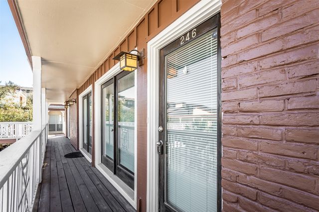 5904 Sandhurst Lane 246, Dallas, TX 75206