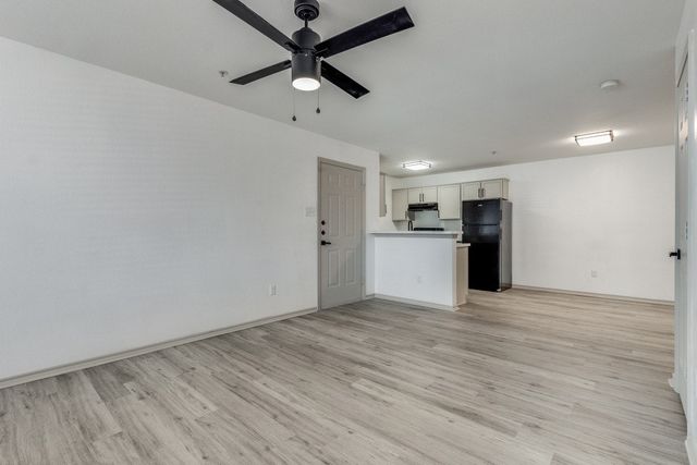 1301 W Highway 287 ByPass 151, Waxahachie, TX 75165