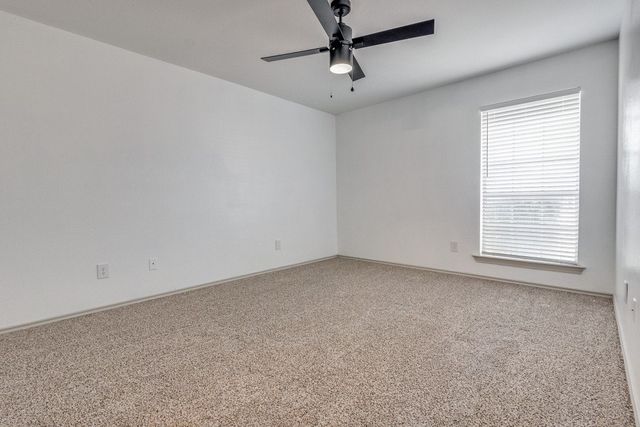 1301 W Highway 287 ByPass 151, Waxahachie, TX 75165