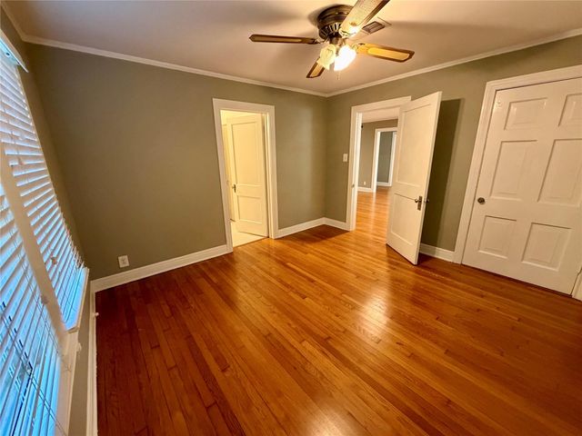 1621 Cherryhurst Street, Houston, TX 77006