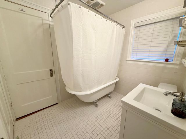 1621 Cherryhurst Street, Houston, TX 77006