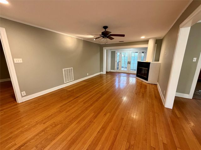 1621 Cherryhurst Street, Houston, TX 77006