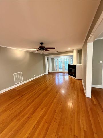 1621 Cherryhurst Street, Houston, TX 77006