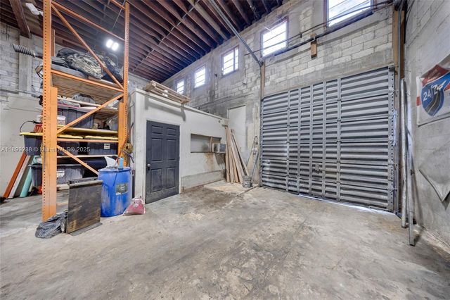 2600 Ali Baba Ave, Opa-locka, FL 33054