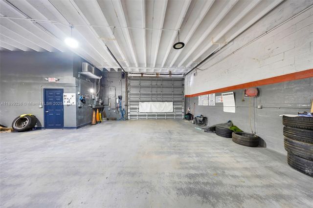 2600 Ali Baba Ave, Opa-locka, FL 33054