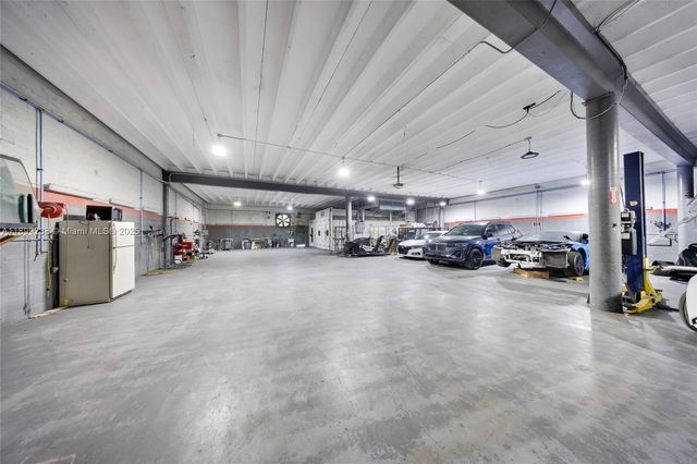 2600 Ali Baba Ave, Opa-locka, FL 33054