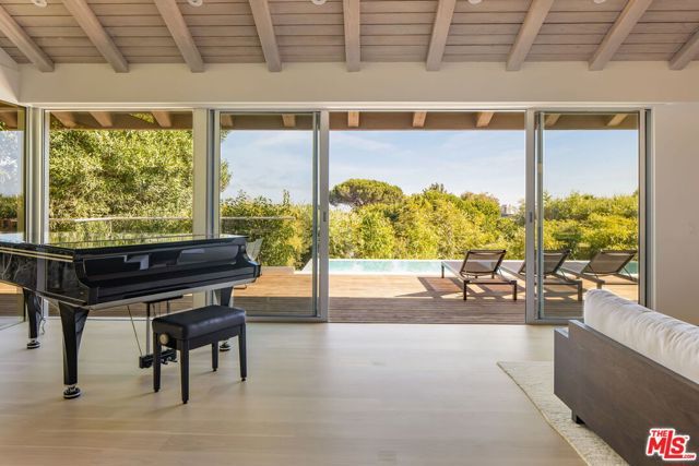 1822 Westridge Road, Los Angeles, CA 90049