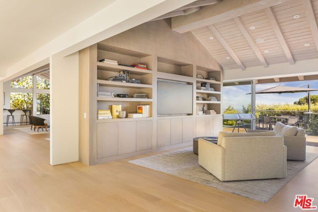 1822 Westridge Road, Los Angeles, CA 90049