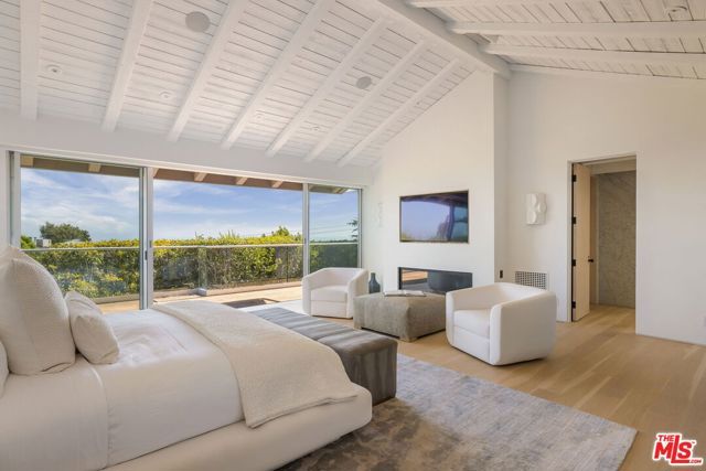 1822 Westridge Road, Los Angeles, CA 90049