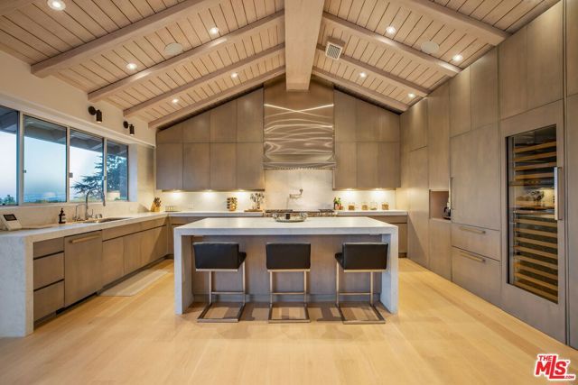 1822 Westridge Road, Los Angeles, CA 90049